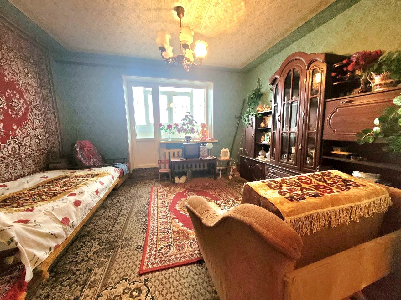 🏡 Продам 2-к квартиру в Станице Луганской (Новая Кондрашовка) 📍 5/5 этаж 🏠 Площадь: 52,2 м² 🔥 Автономное отопление 🔹 Ремонт крыши – 2025 г. 🔹 Окна м/п, радиаторы чугунные 🔹 Новая крыша 🔹 Комнаты изолированные, с/у раздельный 🔹 Жилое состояние (требует ремонта) мебель остаётся 🚶♂️ Рядом: магазины, школа, банк...
