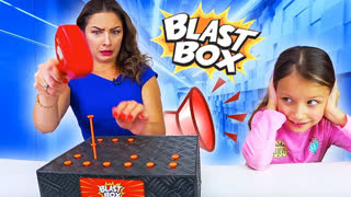 Вики Шоу Лучшее Видео - РОДИТЕЛИ Против Вики Новый BLAST BOX CHALLENGE Челлендж Взрывная Коробочка // Вики Шоу